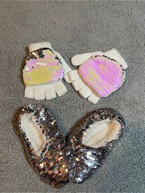 Women’s Sequin Slippers & Matching Gloves Set – Pink Iridescent/Multi Color – S